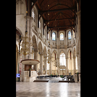 Rotterdam, Sint Laurenskerk, Chorraum mit Kanzel und Chororgel, seitlich