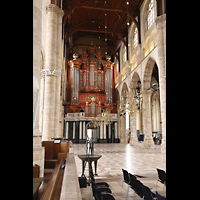 Rotterdam, Sint Laurenskerk, Seitlicher Blick vond er Vierung ins Hauptschiff und zur Hauptorgel