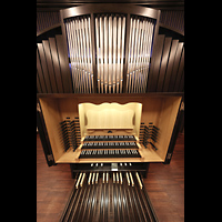 Wroclaw (Breslau), Akademia Muzyczna (Musikakademie), Groer bungssaal, Orgel mit Spieltisch von oben