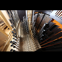 Wroclaw (Breslau), Akademia Muzyczna (Musikakademie), Groer bungssaal, Pfeifen im Hauptwerk, links die Trompete