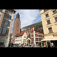Wroclaw (Breslau), Bazylika sw. Elzbiety (St. Elisabeth), Nordwestende des Rathausplatzes mit Kirchturm