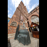 Wroclaw (Breslau), Bazylika sw. Elzbiety (St. Elisabeth), Ansicht von Sden, im Vordergrund ein Modell der Kirche