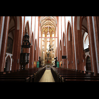 Wroclaw (Breslau), Bazylika sw. Elzbiety (St. Elisabeth), Hauptschiff in Richtung Chor