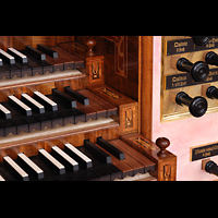 Wroclaw (Breslau), Bazylika sw. Elzbiety (St. Elisabeth), Manuale mit farblich abgesetzten Ergnzungstasten fr den Tonumfang