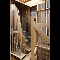 Wroclaw (Breslau), Bazylika sw. Elzbiety (St. Elisabeth), Kleinpedal (Cis-Seite), rechts die Traktur zum Oberwerk