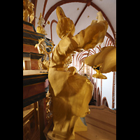 Wroclaw (Breslau), Bazylika sw. Elzbiety (St. Elisabeth), Blick durch die oberen Figuren in die Kirche