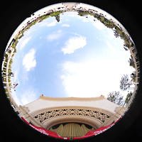San Diego, Balboa Park, Spreckels Organ Pavilion (Freiluftorgel), Gesamter Orgelpavillon mit Zuschauerbereich