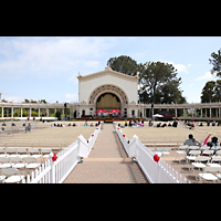 San Diego, Balboa Park, Spreckels Organ Pavilion (Freiluftorgel), Blick vom Zuschauerbereich auf den Orgelpavillon