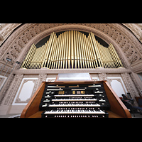 San Diego, Balboa Park, Spreckels Organ Pavilion (Freiluftorgel), Orgel mit Spieltisch perspektivisch