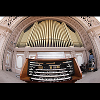 San Diego, Balboa Park, Spreckels Organ Pavilion (Freiluftorgel), Orgel mit Spieltisch perspektivisch