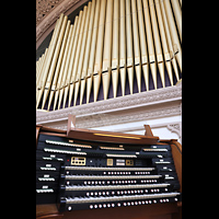 San Diego, Balboa Park, Spreckels Organ Pavilion (Freiluftorgel), Orgel mit Spieltisch perspektivisch