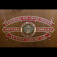 San Diego, Balboa Park, Spreckels Organ Pavilion (Freiluftorgel), Erbauerschild mit patentiertem Austin Universal-Windladensystem