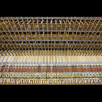 San Diego, Balboa Park, Spreckels Organ Pavilion (Freiluftorgel), Ventilsteuerung unter den Windladen unter den einzelnen Pfeifen