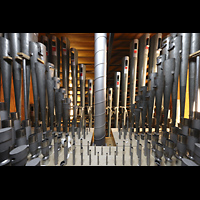 San Diego, Balboa Park, Spreckels Organ Pavilion (Freiluftorgel), Obere Solo-Lade (2016) mit Pfeifen von Vox Humana, Cromorne und Horn Tuba