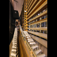 San Diego, Balboa Park, Spreckels Organ Pavilion (Freiluftorgel), Hooded Trumpet-Pfeifen (Festival Reeds 16' - 8' - 4'; rechts: Solo-Schwellkasten