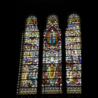 Lyon, Notre-Dame de Fourvière, Bunte Glasfenster